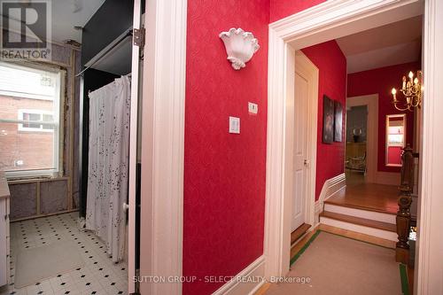 554 Waterloo Street, London, ON - Indoor Photo Showing Other Room