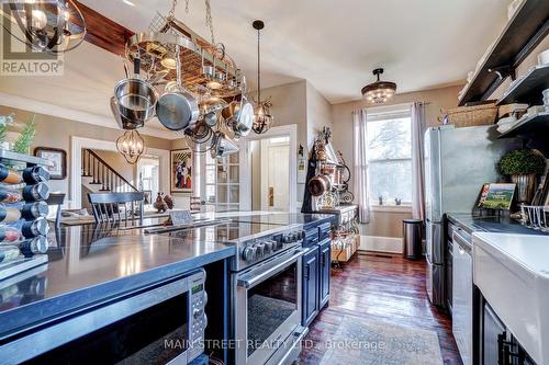 126 King Street, Kawartha Lakes, ON - Indoor Photo Showing Kitchen With Upgraded Kitchen