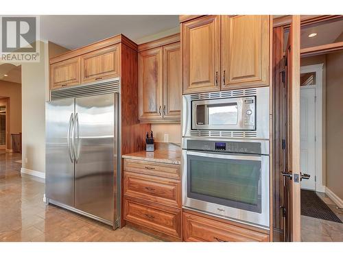 3137 Pinot Noir Place, West Kelowna, BC - Indoor Photo Showing Kitchen