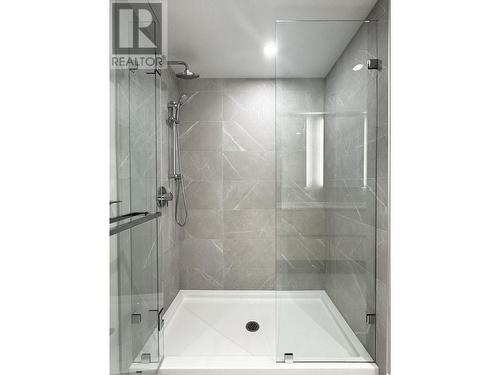 615 1500 Fern Street, North Vancouver, BC - Indoor Photo Showing Bathroom