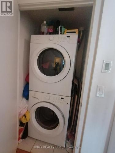 #1007 -360 Square One Dr, Mississauga, ON - Indoor Photo Showing Laundry Room