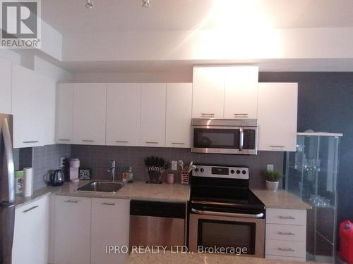 #1007 -360 Square One Dr, Mississauga, ON - Indoor Photo Showing Kitchen