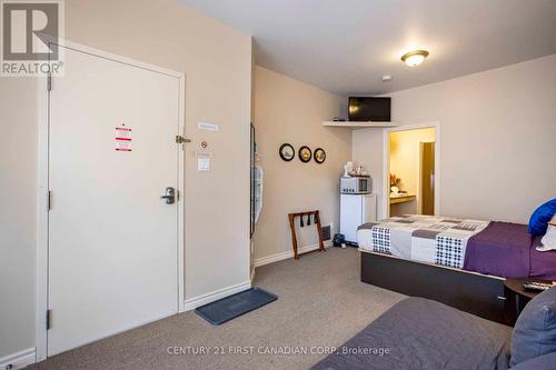 24 - 374 Front Street, Central Elgin, ON - Indoor Photo Showing Bedroom