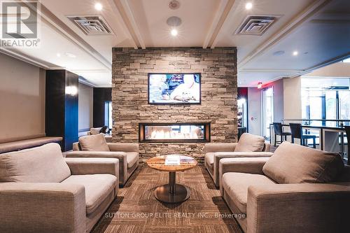 517 - 1235 Richmond Street, London, ON - Indoor Photo Showing Living Room With Fireplace