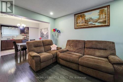 62 Riverdale Drive, Hamilton, ON - Indoor Photo Showing Living Room