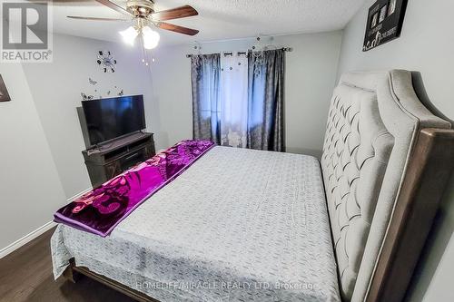 62 Riverdale Drive, Hamilton, ON - Indoor Photo Showing Bedroom