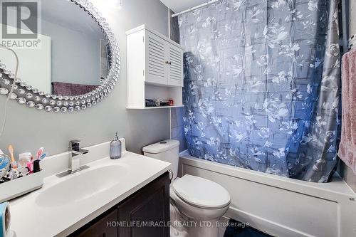 62 Riverdale Drive, Hamilton, ON - Indoor Photo Showing Bathroom
