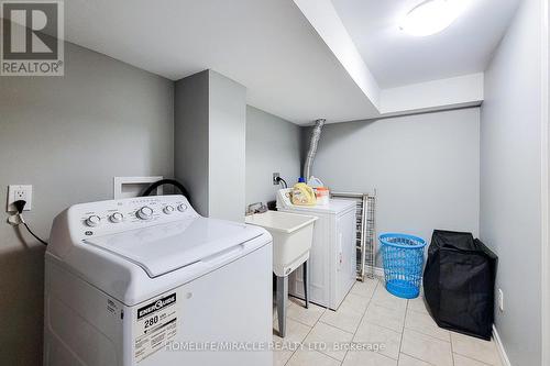62 Riverdale Drive, Hamilton, ON - Indoor Photo Showing Laundry Room