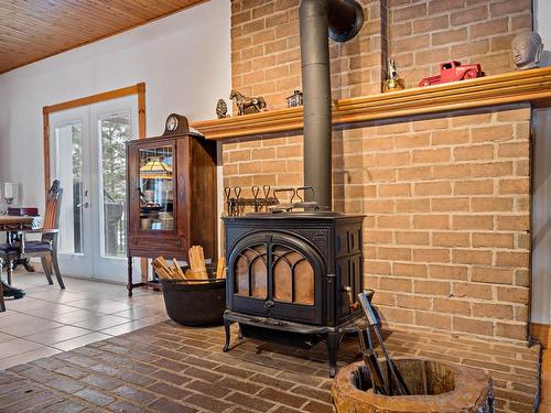 Dining room - 92  - 94 Ch. Du Lac-Chaud, La Macaza, QC - Indoor With Fireplace