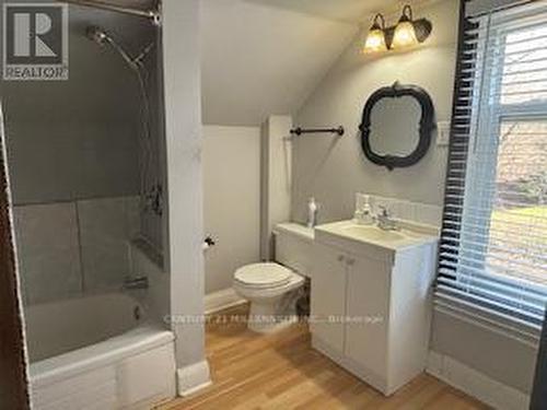 145 Macdonald St, Caledon, ON - Indoor Photo Showing Bathroom