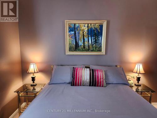 6 Collingwood Ave, Brampton, ON - Indoor Photo Showing Bedroom