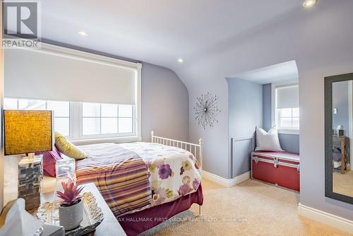 1633 Charles St, Whitby, ON - Indoor Photo Showing Bedroom