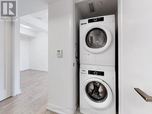 1223 - 275 Village Green Square, Toronto, ON - Indoor Photo Showing Laundry Room