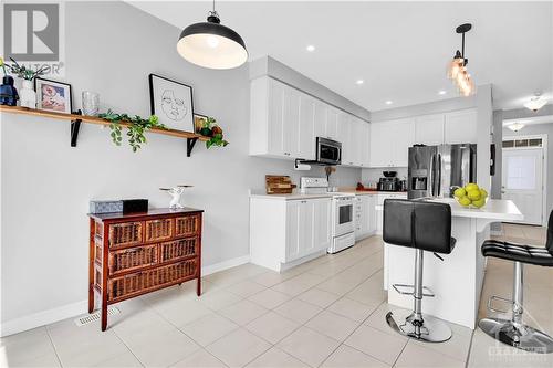 904 Shimmerton Circle, Ottawa, ON - Indoor Photo Showing Kitchen