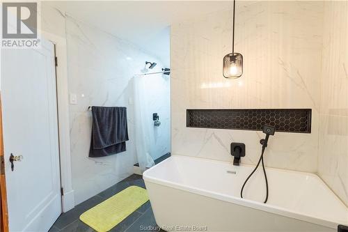 16 Baker Street, Sudbury, ON - Indoor Photo Showing Bathroom
