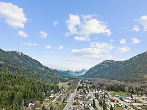2 - 733 Railway Avenue, Salmo, BC - Outdoor With View