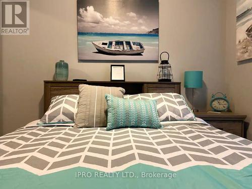 B314 - 271 Sea Ray Avenue, Innisfil, ON - Indoor Photo Showing Bedroom