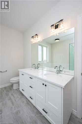 61 Arrowwood Path, Middlesex Centre, ON - Indoor Photo Showing Bathroom