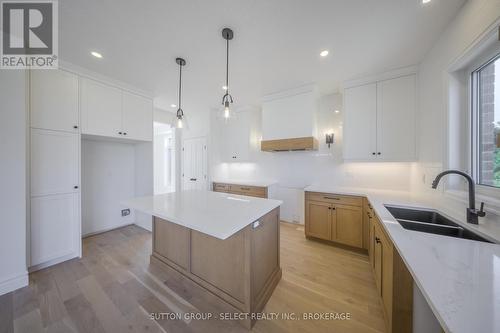 119 Timberwalk Trail, Middlesex Centre (Ilderton), ON - Indoor Photo Showing Kitchen With Double Sink With Upgraded Kitchen