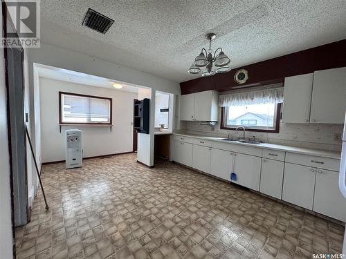 724 St Annes Avenue, Bruno, SK - Indoor Photo Showing Kitchen