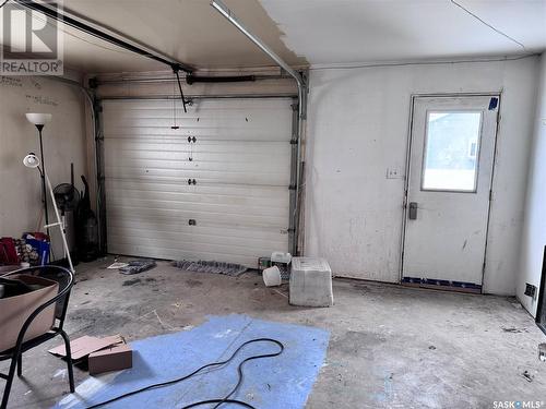 724 St Annes Avenue, Bruno, SK - Indoor Photo Showing Garage