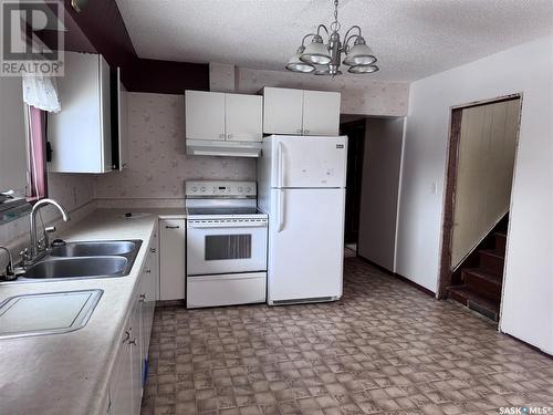 724 St Annes Avenue, Bruno, SK - Indoor Photo Showing Kitchen With Double Sink