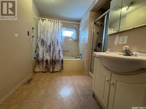 724 St Annes Avenue, Bruno, SK - Indoor Photo Showing Bathroom