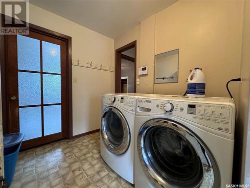 724 St Annes Avenue, Bruno, SK - Indoor Photo Showing Laundry Room