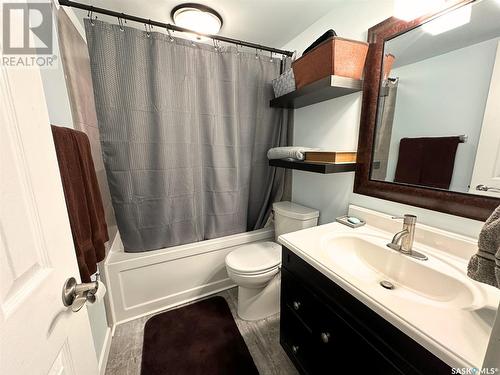76A Nollet Avenue, Regina, SK - Indoor Photo Showing Bathroom