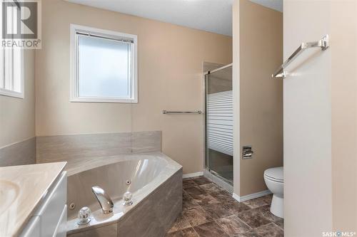 606 Forsyth Crescent, Saskatoon, SK - Indoor Photo Showing Bathroom