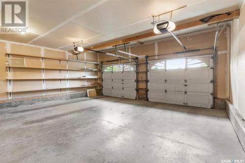 606 Forsyth Crescent, Saskatoon, SK - Indoor Photo Showing Garage