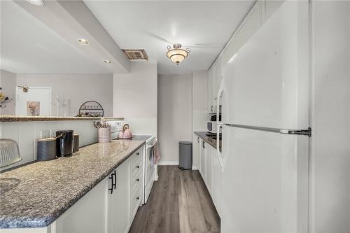 793 Colborne Street|Unit #217, Brantford, ON - Indoor Photo Showing Kitchen With Upgraded Kitchen