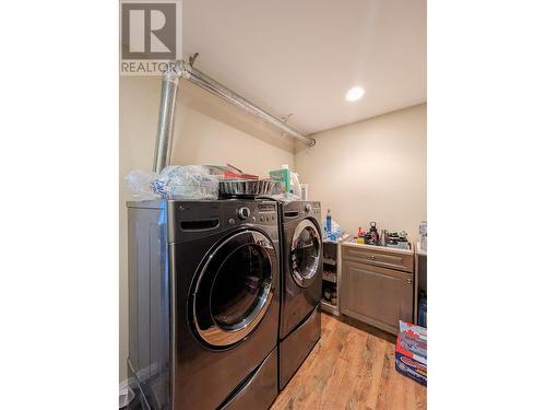 3920 Trout Drive, Lac La Hache, BC - Indoor Photo Showing Laundry Room