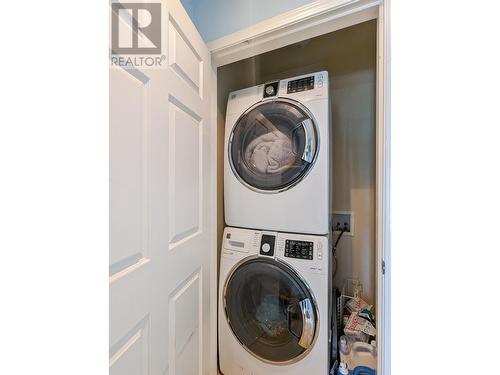 3920 Trout Drive, Lac La Hache, BC - Indoor Photo Showing Laundry Room