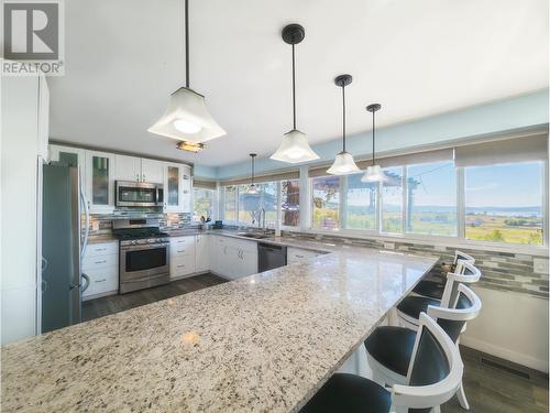 3920 Trout Drive, Lac La Hache, BC - Indoor Photo Showing Kitchen With Upgraded Kitchen