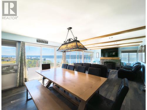 3920 Trout Drive, Lac La Hache, BC - Indoor Photo Showing Dining Room