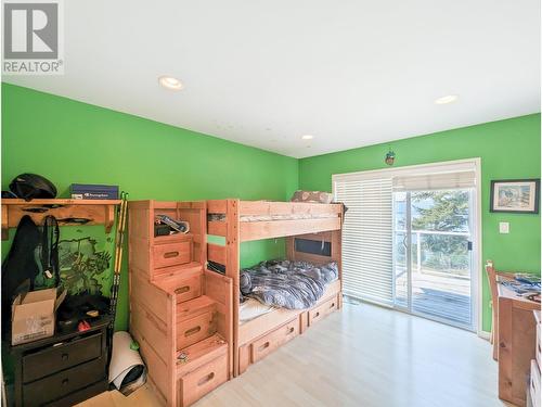 3920 Trout Drive, Lac La Hache, BC - Indoor Photo Showing Bedroom