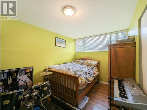 3920 Trout Drive, Lac La Hache, BC - Indoor Photo Showing Bedroom