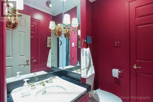 873 Waterloo Street, London, ON - Indoor Photo Showing Bathroom