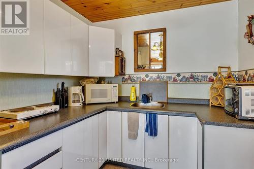 1603 Clark Lane, Asphodel-Norwood, ON - Indoor Photo Showing Kitchen