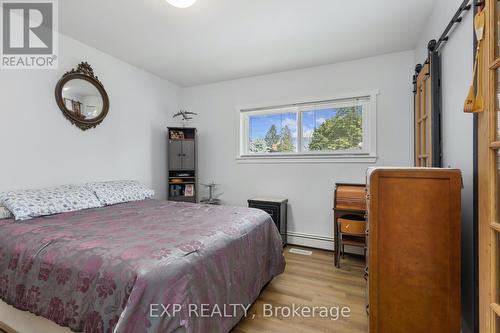 48 Purdy Street, Belleville, ON - Indoor Photo Showing Bedroom