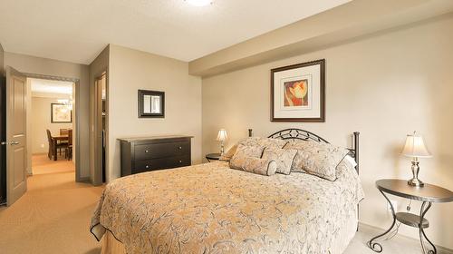 107 - 4874 Stanley Street, Radium Hot Springs, BC - Indoor Photo Showing Bedroom