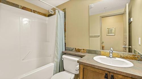 107 - 4874 Stanley Street, Radium Hot Springs, BC - Indoor Photo Showing Bathroom