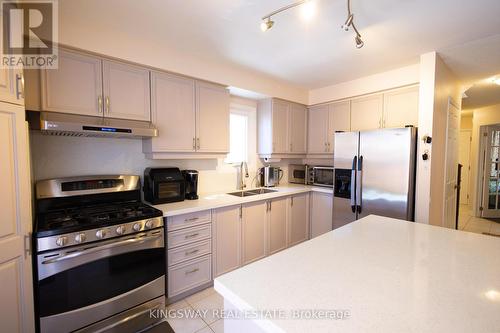 3010 Gulfstream Way, Mississauga, ON - Indoor Photo Showing Kitchen With Double Sink