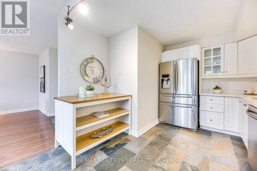 #128 -1300 Marlborough Crt, Oakville, ON - Indoor Photo Showing Kitchen