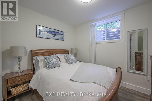 37437 Lake Line, Central Elgin, ON - Indoor Photo Showing Bedroom