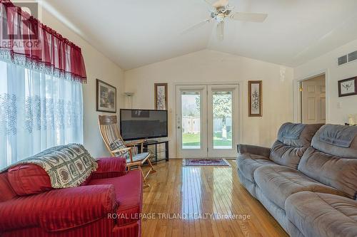 28 James Turvey Place, St. Thomas, ON - Indoor Photo Showing Living Room