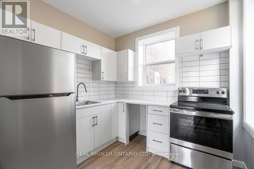 131 Margaret Avenue, Chatham-Kent, ON - Indoor Photo Showing Kitchen With Stainless Steel Kitchen With Upgraded Kitchen