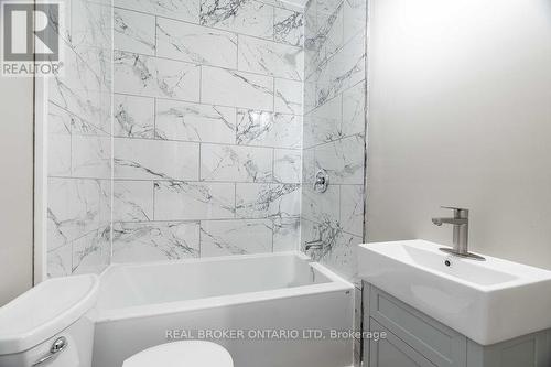 131 Margaret Avenue, Chatham-Kent, ON - Indoor Photo Showing Bathroom