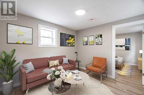 131 Margaret Avenue, Chatham-Kent, ON - Indoor Photo Showing Living Room